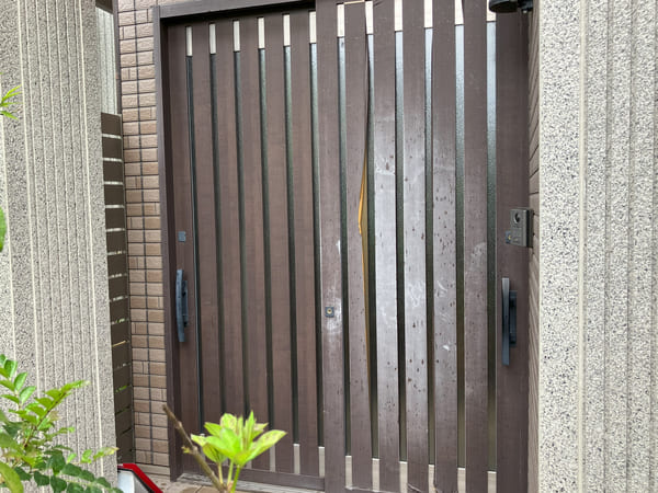 鹿児島県鹿児島市_玄関カバー工法_施工前