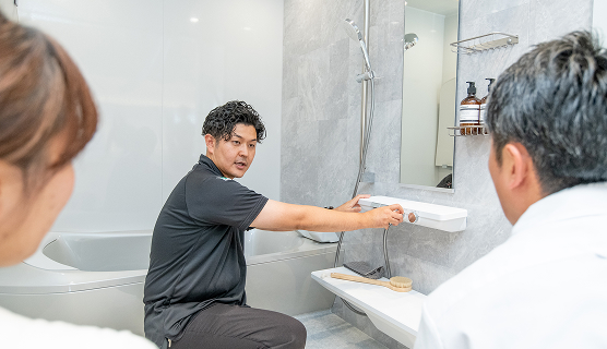 バスルーム説明の様子