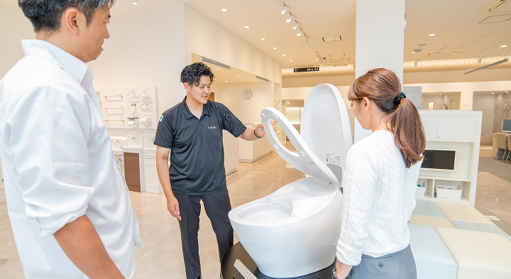 トイレリフォーム説明の様子